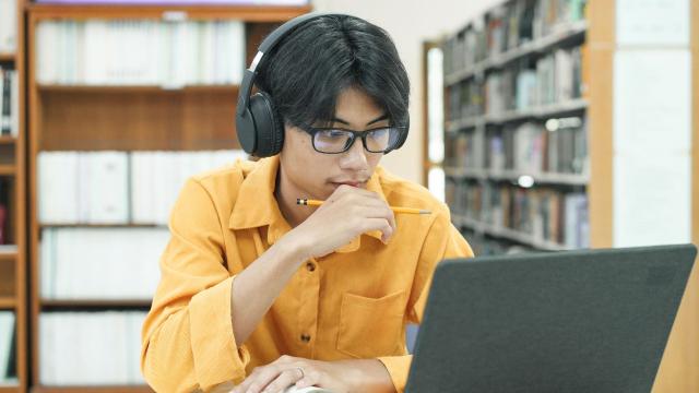 Gambar Artikel Antara Ideal Dan Realita: Dinamika Kehidupan Mahasiswa Tahun Pertama