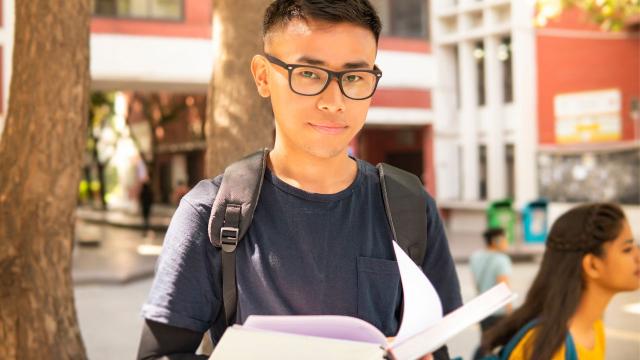 Gambar Artikel Mahasiswa Tingkat Akhir: Antara Tekanan Akademik Dan Ketahanan Mental