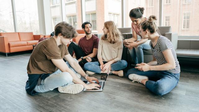 Gambar Artikel Mahasiswa Dan Dinamika Kehidupan Kampus Di Tengah Perubahan Zaman