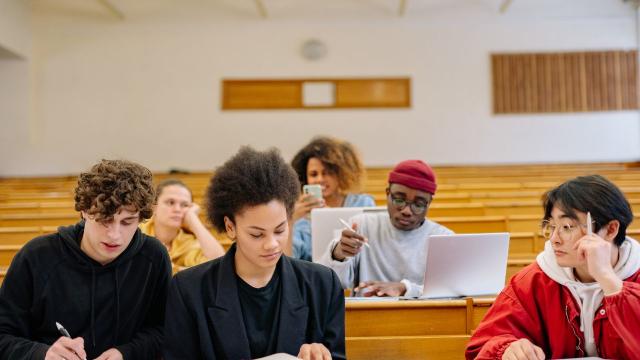 Universitas Sebagai Ruang Pembelajaran Inklusif Bagi Pengembangan Karakter Mahasiswa Indonesia