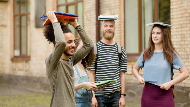 Gambar Artikel Menumbuhkan Mahasiswa Beretika Melalui Kurikulum Dan Budaya Pendidikan Tinggi Indonesia