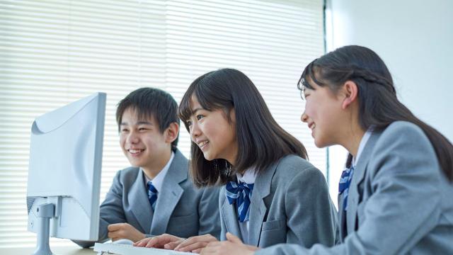 Gambar Artikel Peran Sosial Mahasiswa Di Masyarakat: Antara Intelektual Muda Dan Agen Perubahan