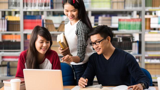 Gambar Artikel Mahasiswa Dan Dunia Kerja: Menyiapkan Masa Depan Sejak Bangku Kuliah
