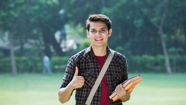 Mahasiswa Dan Pengabdian Masyarakat: Belajar Memberi Makna Di Luar Kampus