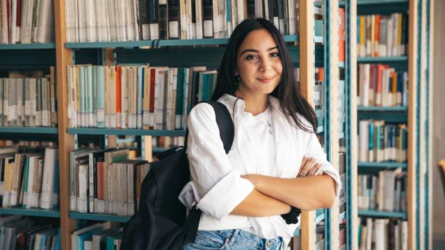 Realitas Mahasiswa Tingkat Akhir: Antara Skripsi, Tekanan, Dan Harapan Masa Depan