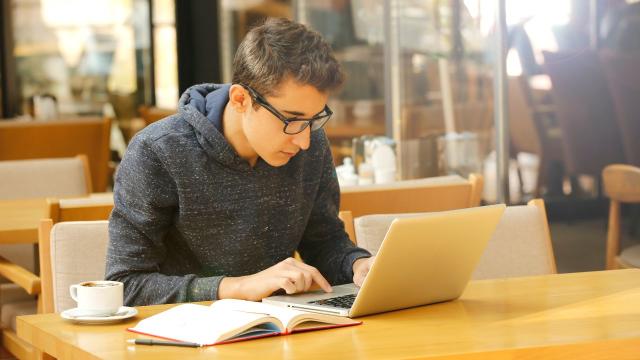 Makna Kehidupan Kampus Bagi Mahasiswa Dalam Proses Pendewasaan Diri