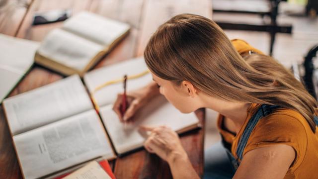 Gambar Artikel Wajah Kehidupan Mahasiswa Indonesia: Antara Kampus, Kota, Dan Pembentukan Karakter