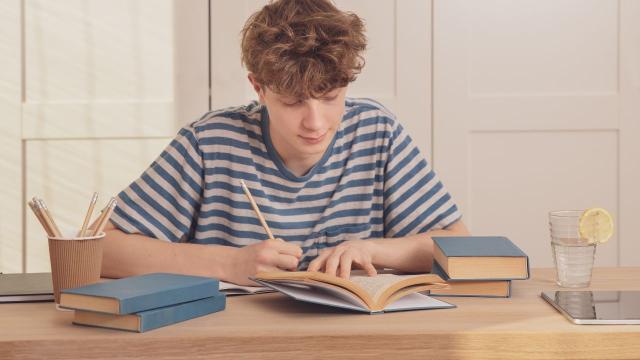 Gambar Artikel Mahasiswa Indonesia Dalam Lingkaran Kampus: Antara Tanggung Jawab Dan Pengembangan Diri