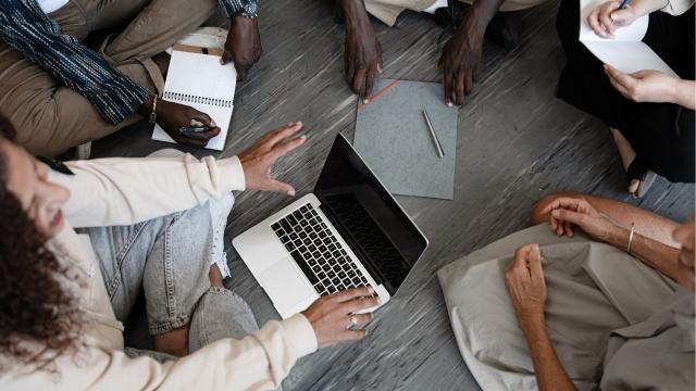 Kehidupan Mahasiswa Indonesia: Dinamika Akademik Di Lingkungan Yang Beragam