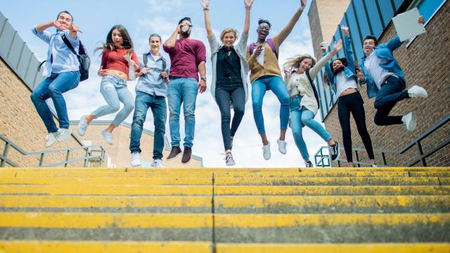 Potret Kehidupan Mahasiswa Indonesia Dalam Lingkungan Pendidikan Tinggi