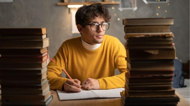 Mahasiswa Indonesia Dan Tantangan Kehidupan Kampus Modern