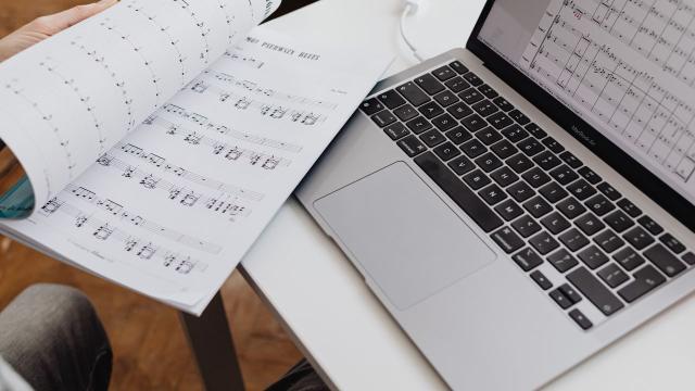 Gambar Artikel Mahasiswa Indonesia Di Era Digital: Perubahan Cara Belajar Dan Kehidupan Kampus