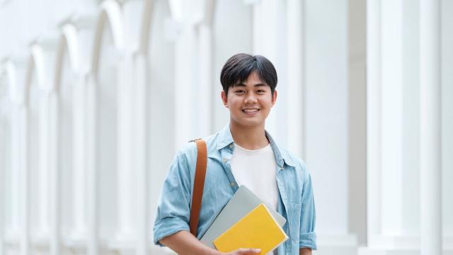 Gambar Artikel Biaya Hidup Mahasiswa Indonesia: Tantangan Ekonomi Dan Strategi Bertahan Di Masa Kuliah