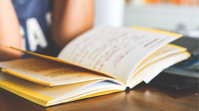 Manajemen Waktu Mahasiswa Indonesia Dalam Menyeimbangkan Kuliah Dan Aktivitas Nonakademik