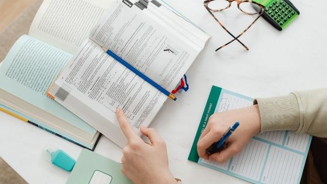 Gambar Artikel Kehidupan Mahasiswa Indonesia Sebagai Proses Pembentukan Karakter Dan Jati Diri