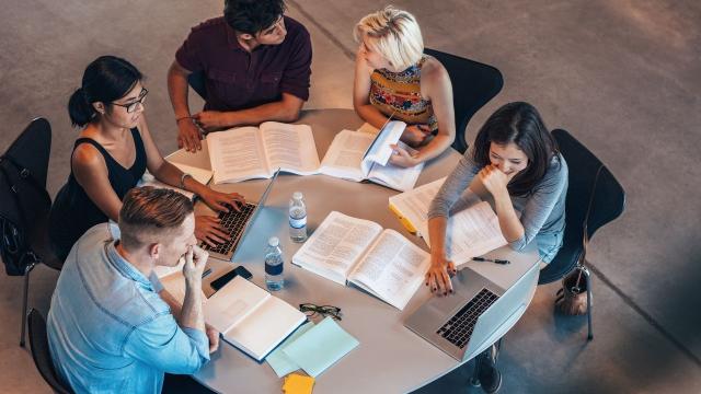 Gambar Artikel Mahasiswa Dan Pengaruh Budaya Kampus Terhadap Pembentukan Karakter