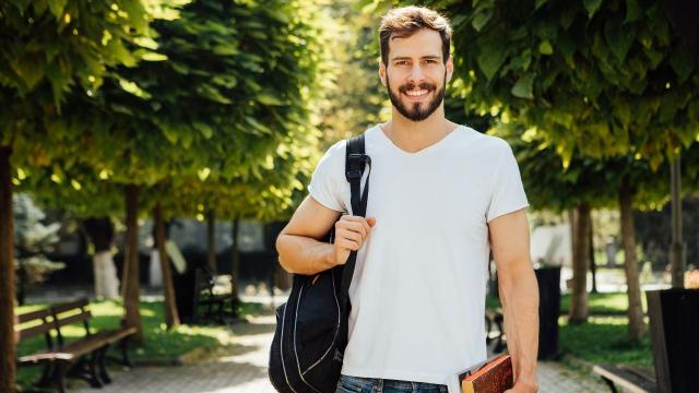 Gambar Artikel Mahasiswa Dan Pengaruh Lingkungan Digital Terhadap Pola Pikir Dan Perilaku