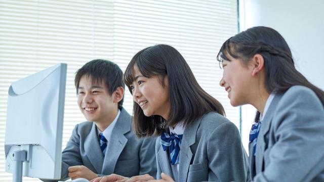 Potret Kehidupan Mahasiswa Di Indonesia: Dinamika Kos, Organisasi, Dan Relasi Sosial