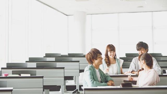 Gambar Artikel Kehidupan Mahasiswa Di Indonesia: Antara Tuntutan Mandiri Dan Dinamika Lingkungan Sosial