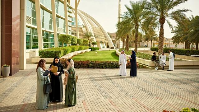 Gambar Artikel Menata Waktu Dan Relasi: Tantangan Kehidupan Mahasiswa Indonesia Di Era Modern