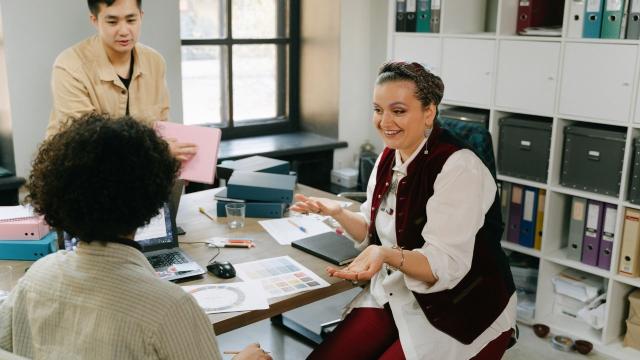 Gambar Artikel Dinamika Kehidupan Mahasiswa Perantau Di Indonesia: Adaptasi, Kemandirian, Dan Tantangan Sosial
