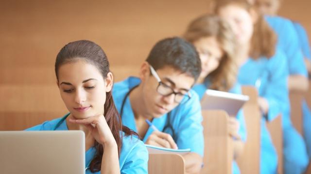 Kehidupan Mahasiswa Indonesia Dalam Membangun Sikap Disiplin Dan Tanggung Jawab