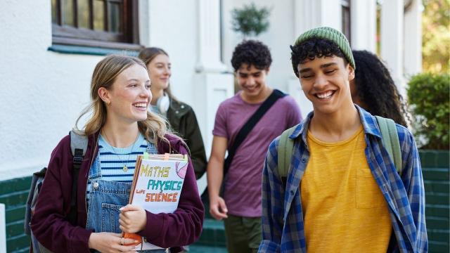 Gambar Artikel Kehidupan Mahasiswa Indonesia Dalam Menghadapi Tantangan Perbedaan Budaya Dan Latar Belakang