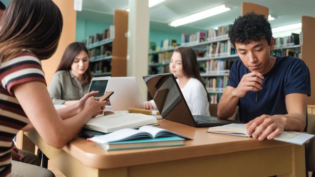 Mahasiswa Dan Keterampilan Komunikasi: Membentuk Profesional Masa Depan