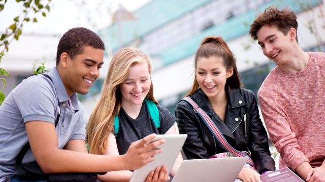 Gambar Artikel Mahasiswa Dan Kepedulian Sosial Digital: Berkontribusi Lewat Teknologi