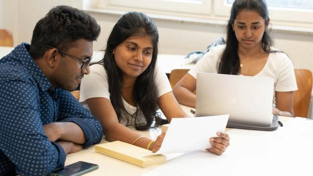 Gambar Artikel Mahasiswa Dan Motivasi Belajar: Kunci Meraih Prestasi Akademik