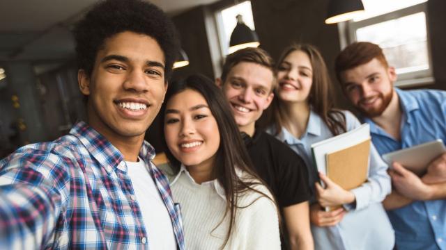 Mahasiswa Dan Kegiatan Kreatif Digital: Menyalurkan Bakat Di Era Teknologi