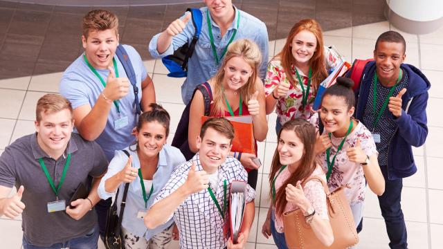 Gambar Artikel Dinamika Kehidupan Mahasiswa Di Indonesia: Antara Akademik Dan Realitas Sehari-hari