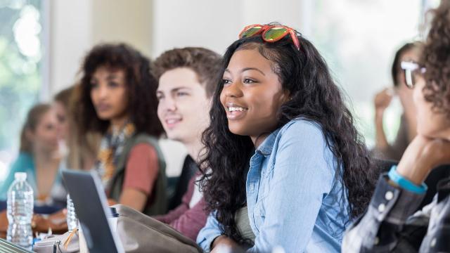 Gambar Artikel Mahasiswa Indonesia Dan Kesadaran Lingkungan: Peran Kampus Dalam Membangun Generasi Berkelanjutan