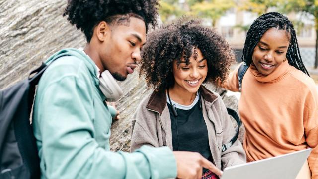 Gambar Artikel Mahasiswa Indonesia Dan Mobilitas Akademik: Memperluas Wawasan Melalui Pengalaman Di Luar Kampus