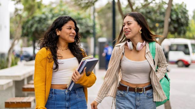 Gambar Artikel Perjalanan Mahasiswa Di Indonesia Dalam Mengembangkan Diri Dan Akademik