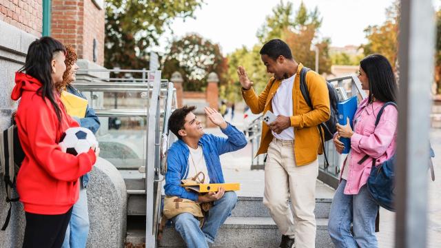 Gambar Artikel Kehidupan Mahasiswa Di Indonesia Dalam Menyeimbangkan Akademik Dan Pengembangan Diri