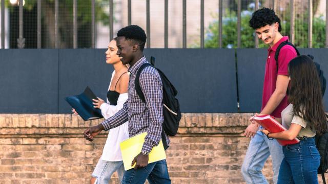 Gambar Artikel Mahasiswa Indonesia Dan Peran Lingkungan Kampus Dalam Pengembangan Karakter Sosial