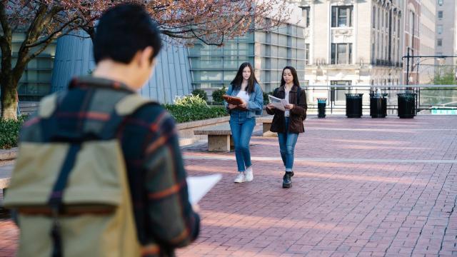 Gambar Artikel Adaptasi Mahasiswa Baru Terhadap Dunia Kampus Di Indonesia