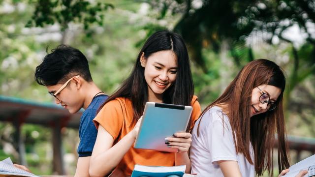 Mahasiswa Indonesia Dalam Pola Studi, Lingkungan Kos, Dan Aktivitas Kampus