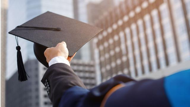 Mahasiswa Indonesia Dalam Persiapan Karier Dan Dunia Kerja