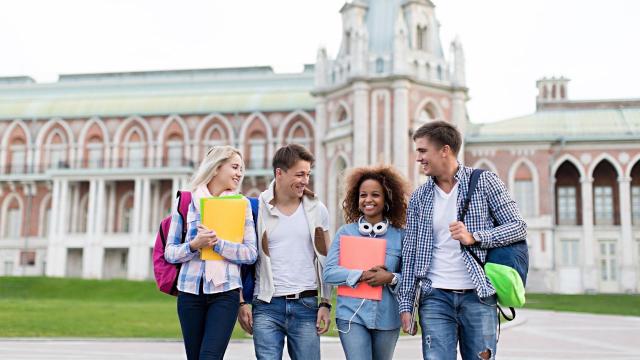 Gambar Artikel Mahasiswa Rantau Dan Kearifan Lokal: Menjaga Identitas Di Tengah Kota Besar”