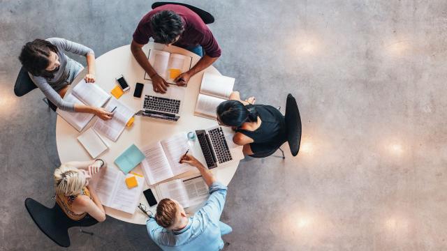 Gambar Artikel Mahasiswa Dan Budaya Perantauan: Akulturasi Di Tengah Kota Besar