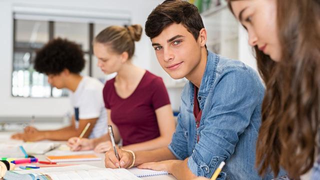 Mahasiswa Dan Mobilitas Sosial: Kuliah Sebagai Tangga Perubahan Hidup