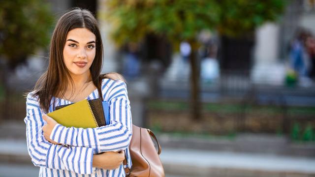 Gambar Artikel Mahasiswa Dan Pola Tidur: Begadang Sebagai Kebiasaan Atau Masalah Sistemik?