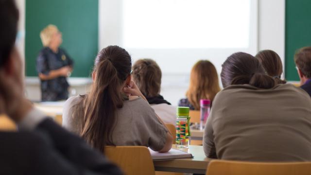 Makan Ala Mahasiswa: Antara Burjo, Warteg, Dan Upaya Bertahan Hidup Sehat