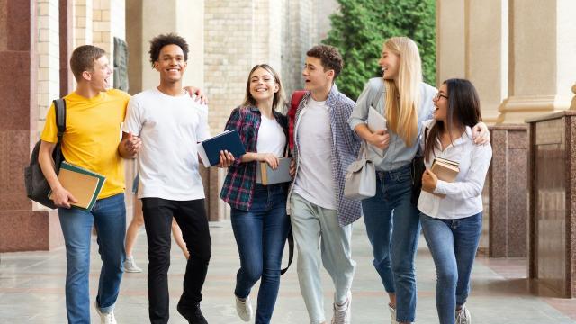 Gambar Artikel Cinta, Relasi, Dan Batas Emosional: Dinamika Hubungan Mahasiswa Di Lingkungan Kampus