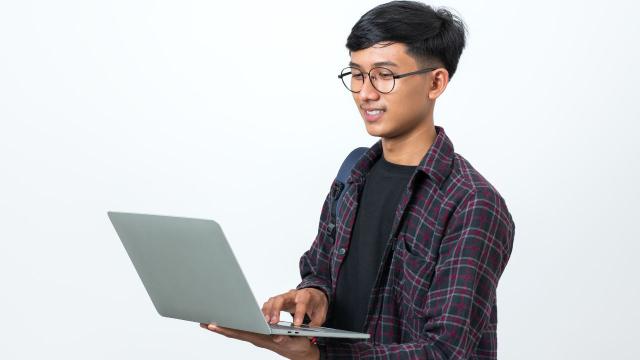 Kampus Dan Kehidupan Nyata: Pengalaman Mahasiswa Dalam Menghadapi Dunia Dewasa