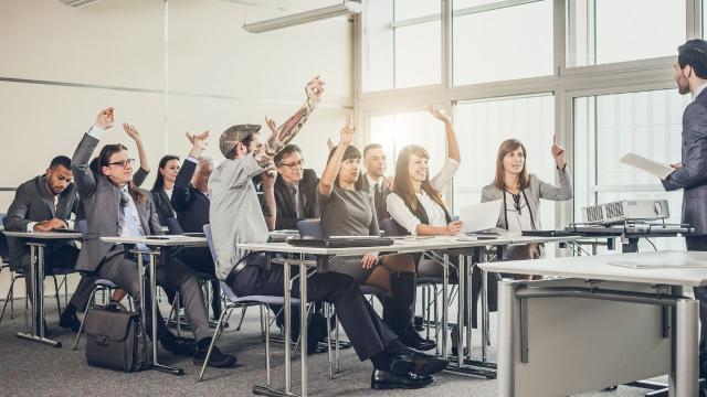 Mengukir Mandiri: Perjalanan Mahasiswa Menjadi Dewasa Di Tengah Dinamika Kampus