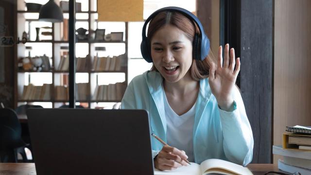 Manajemen Hidup Mahasiswa: Seni Menyeimbangkan Akademik, Sosial, Dan Kemandirian