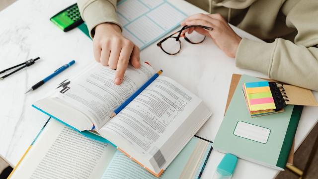 Kesepian Di Tengah Keramaian Kampus: Realitas Emosional Mahasiswa